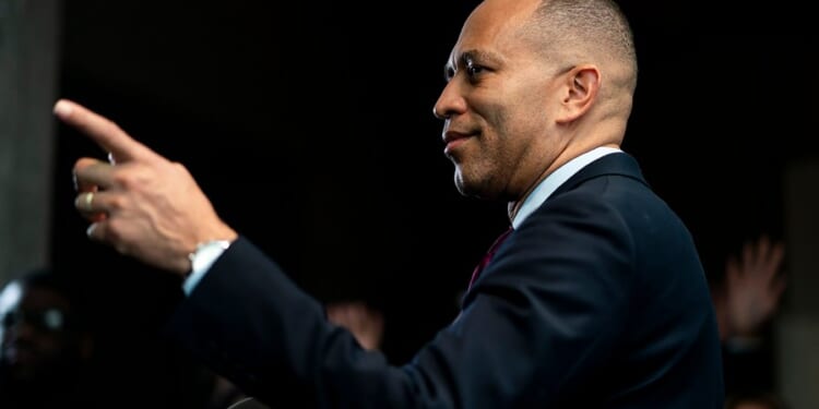 Jeffries says Democrats will ‘definitely’ win back House control in 2026
