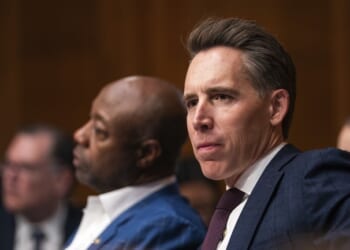 Senator 'Corrects' Josh Hawley on National Guard Shooter Being Admitted Under Biden – Twitchy