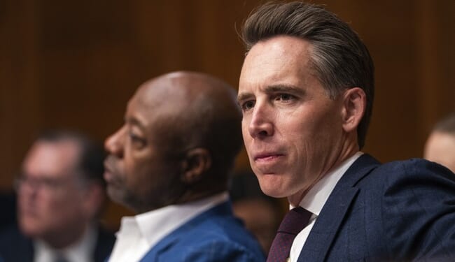 Senator 'Corrects' Josh Hawley on National Guard Shooter Being Admitted Under Biden – Twitchy