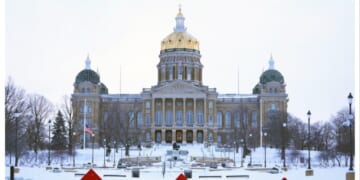Democrat wins Iowa state Senate race, blocking GOP from regaining supermajority