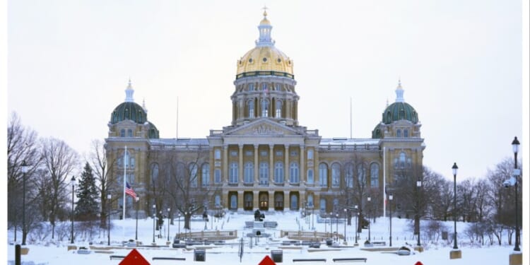 Democrat wins Iowa state Senate race, blocking GOP from regaining supermajority