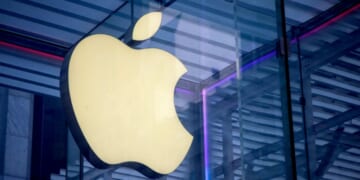 Republicans Press Google, Apple To Remove Apps That Track Immigration Agents