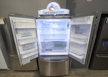 ICE Agent's Internal Bleeding Proves Refrigerator Doors Are NOT, in Fact, Deadlier Than SUVs – Twitchy