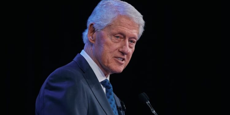 Bill Clinton on Minneapolis shooting: 'The people in charge have lied to us' 