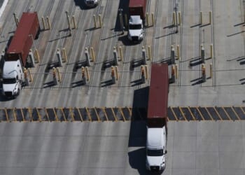 California delays cancellation of thousands of migrant trucker licenses