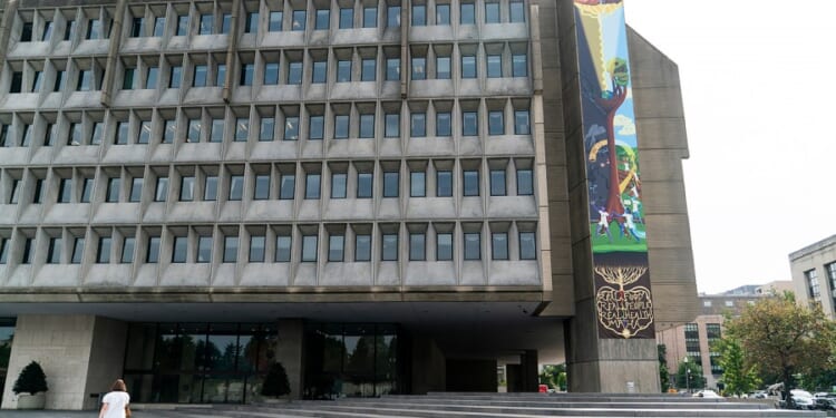 Healthcare group projects anti-RFK Jr. messages onto HHS building