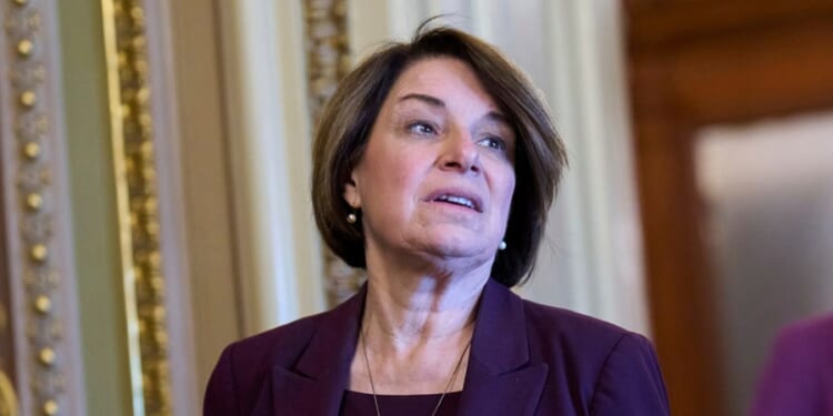 Klobuchar calls for investigation into ICE shooting