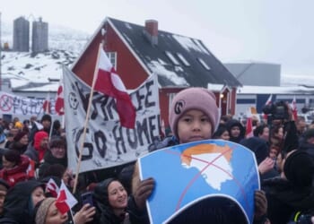 Live updates: Trump tariff threat irks Europe; Pentagon reportedly weighs Minnesota deployment