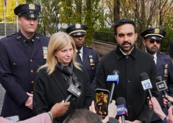 Mamdami's Non-Photo Op Photo Op – Twitchy