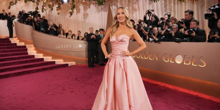 Nikki Glaser cracks CBS News, Epstein jokes during Golden Globes