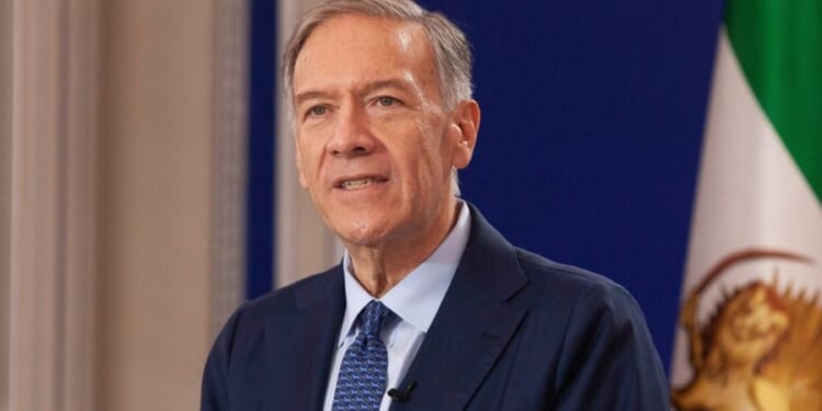 Pompeo warns Trump not to trust 'bad actor' Delcy Rodríguez to run Venezuela