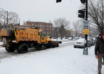 Winter Storm Leaves 800,000 Without Power, Forces 10,000 Flight Cancellations