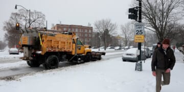 Winter Storm Leaves 800,000 Without Power, Forces 10,000 Flight Cancellations