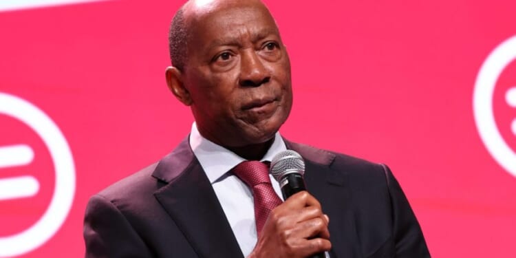 Democrat Menefee wins Sylvester Turner's House seat, narrowing GOP majority