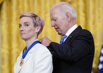 Rapinoe Dumps on Olympic Glory to Remind Everyone She's Still Here – Twitchy