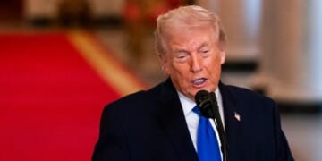 Trump faces economic risks at SOTU