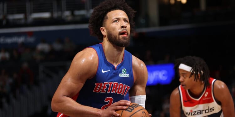 Pistons' Cade Cunningham has collapsed lung in injury shocker