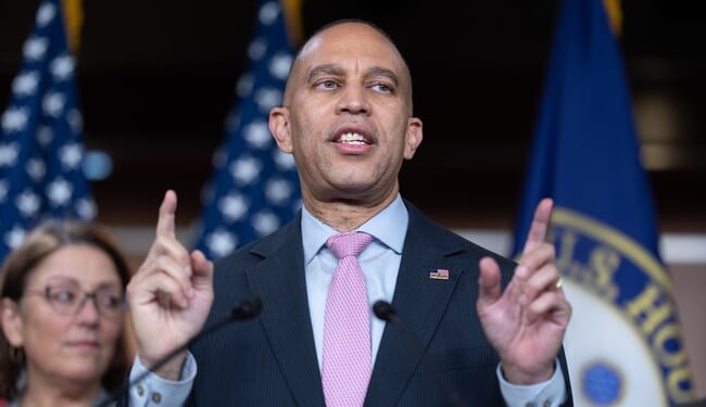 Dem Hakeem Jeffries Lies That His Party Never Withholds Government Funding for Political Leverage – Twitchy