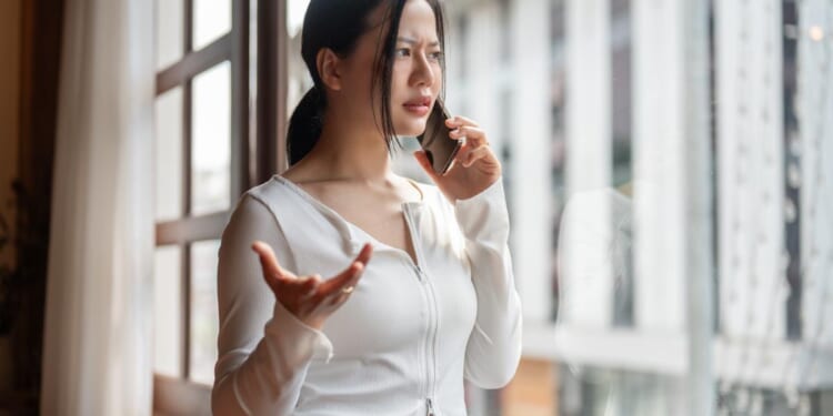 My alcoholic ex-boyfriend is stalking me