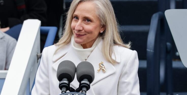 'Moderate' Abigail Spanberger Said She Had 'No Plans To Redistrict Virginia' When Running for Governor. Now She's Campaigning for a Gerrymandering Ballot Measure.