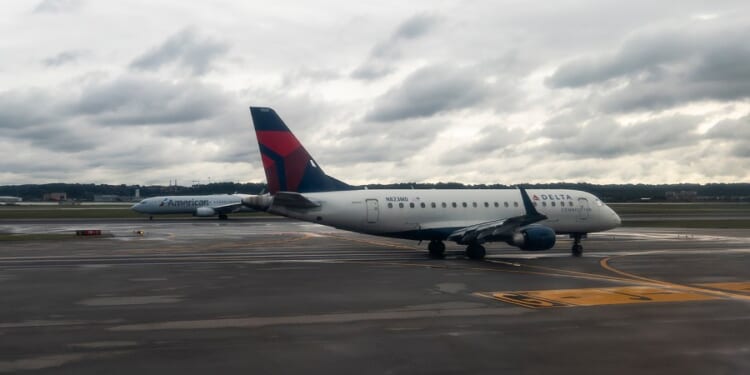 3,000 flights canceled as eastern US braces for high winds, tornadoes