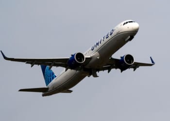 Airline threatens to remove, ban passengers who don't use headphones