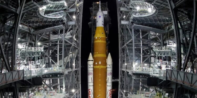 Artemis II will fly astronauts around moon: What to know about launch