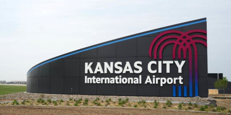 Bomb Threat Triggers Shutdown At Major U.S. Airport, Forces Passengers Onto Tarmac