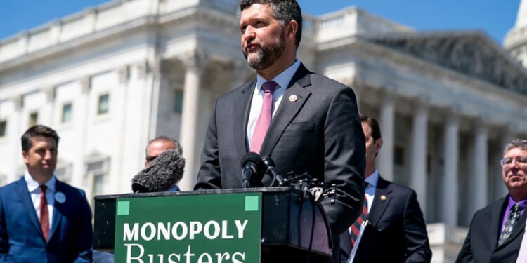 Dem rep: Trump not responding to questions on servicemembers killed is 'pathetic'