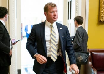 GOP Sen. Tim Sheehy joins police to physically remove protester from hearing