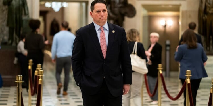 Gonzales drops reelection bid after pressure over affair