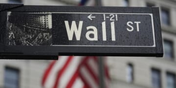 Gov. Ron DeSantis Shares Not-So-Bullish Economic Points – Twitchy