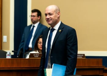 Here are the 4 Democrats who opposed the war powers resolution