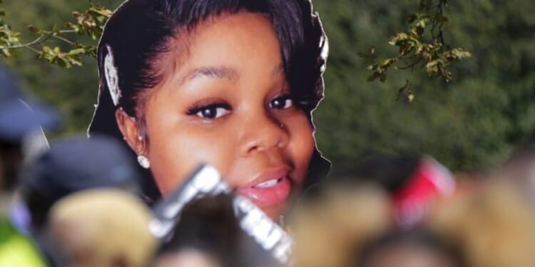 Judge agrees to toss charges against ex-officers in Breonna Taylor case