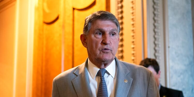 Manchin urges Democrats to 'stand up' to Senate GOP amid push to nix filibuster