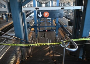 NYPD Search For Suspect Who Pushed Two Men Onto Subway Tracks