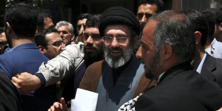 New Iranian leader wounded early in US operation