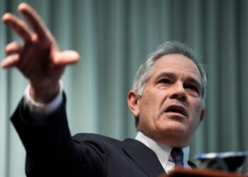 Philadelphia prosecutor threatens to arrest ICE agents