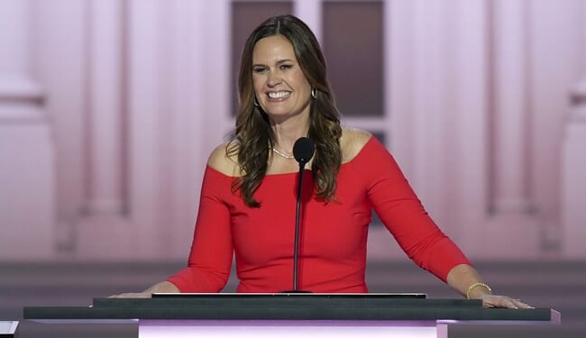 Sarah Huckabee Sanders 'Kills With Kindness' After Woke AR Restaurant Kicks Her OUT Over Wussy Employees – Twitchy