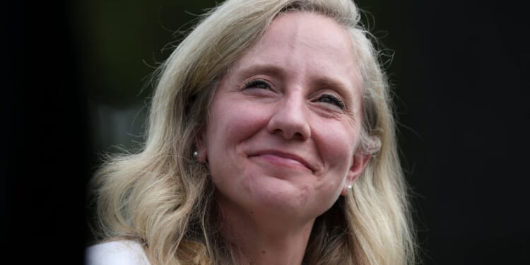 Spanberger Endorses Virginia Redistricting Ballot Measure After Years Denouncing Gerrymandering