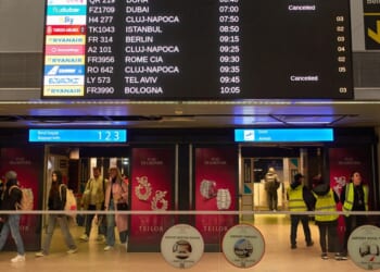 Trump administration takes heat as Americans slowly return from Middle East