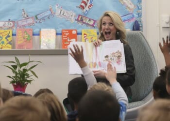 Jennifer Siebel Newsom’s Parenting Tips Include Dolls for Boys and Gender-Swapping Male Book Characters – Twitchy