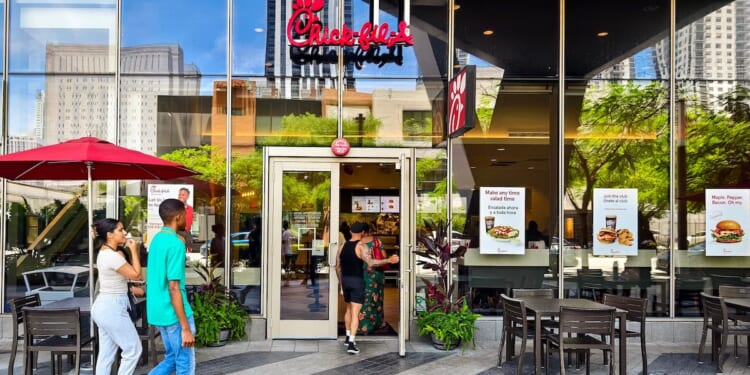 I Made My Parents Try Chick-fil-A’s Phone-Free Challenge, But I Didn’t See This Coming