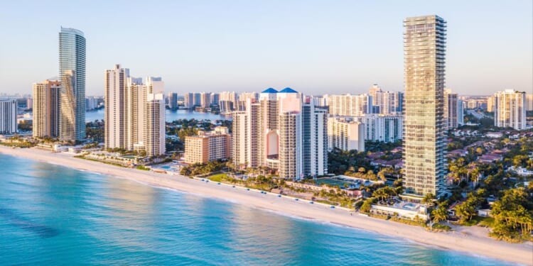 Wealthy New Yorkers have been fleeing to Florida — but many are opting to rent instead of putting down roots