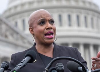 Fights to Make 'Temp' Protected Status Permanent for Haitians Yet Trashes the US – Twitchy