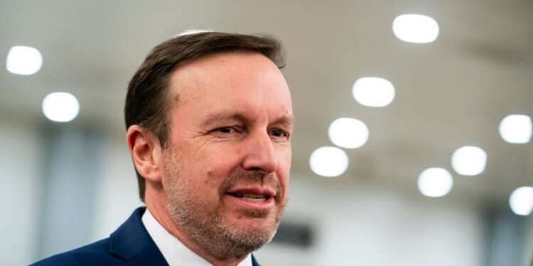 Chris Murphy on Trump's Iran threat: 'A clear war crime'