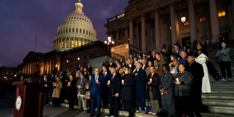 DC pipe bomb suspect not covered by Trump Jan. 6 pardon: DOJ