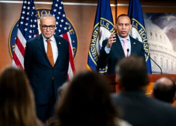 Democratic leaders navigate minefield amid liberal clamor to remove Trump