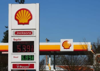 MAP: Gas prices dip in 15 states since last weekend