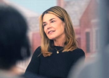 Savannah Guthrie returns to 'Today' show